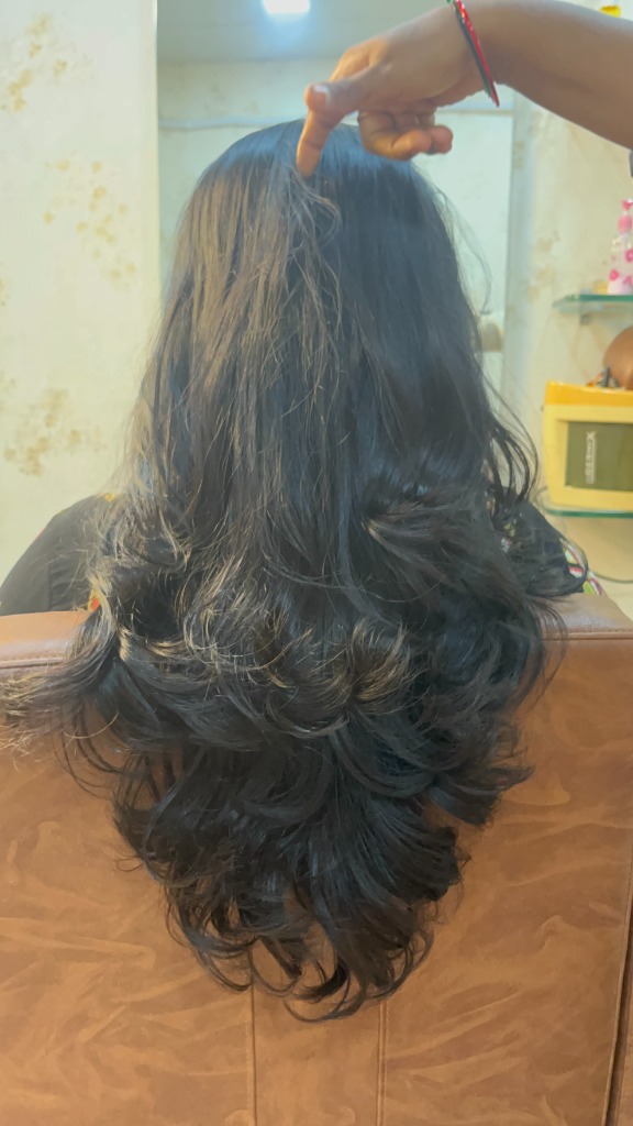 Exquisite Layered Cut with Bounce